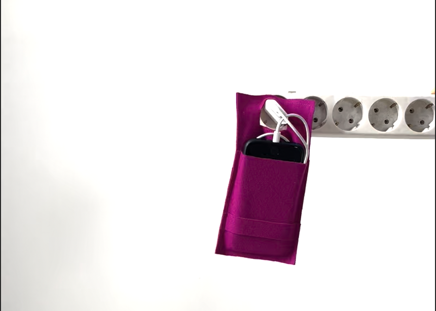 UPCYCLING – MOBILE ACCESSORIES
