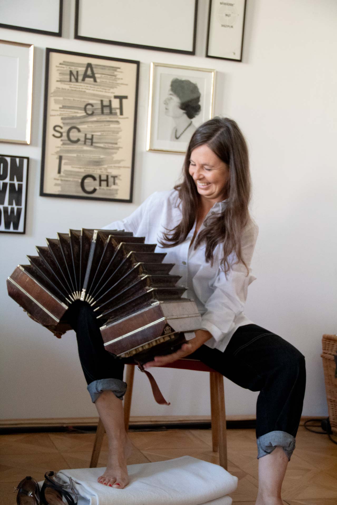 Petra spielt Bandoneon